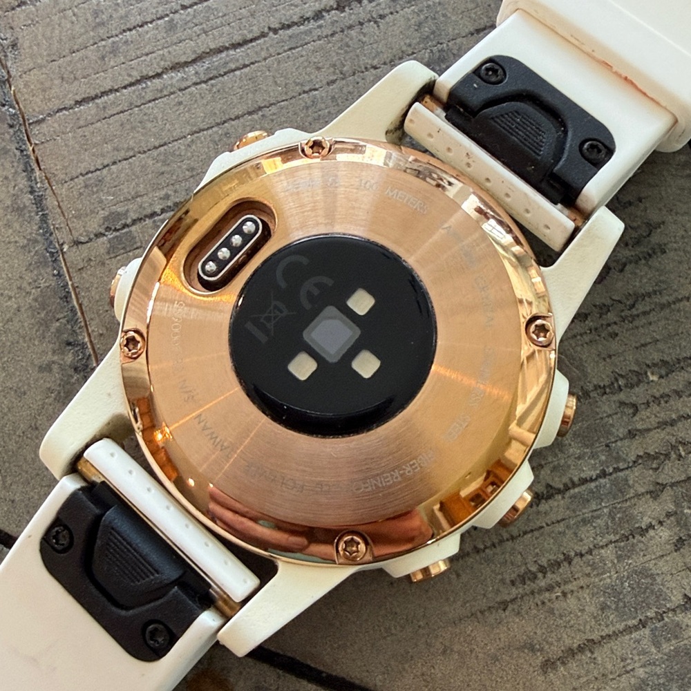 Garmin Fenix 5S Sapphire Edition Multisport GPS Smartwatch - White and Rose Gold - Picture 13 of 14